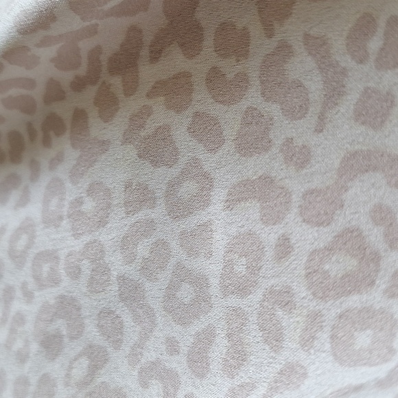 Lucy Paris Katia Leopard Twist Top - Blush - Picture 11 of 15